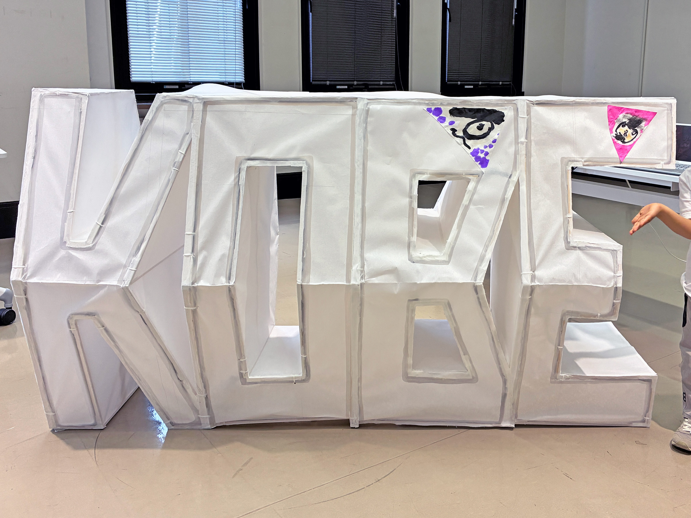 神戸ねぷた前灯籠骨組み